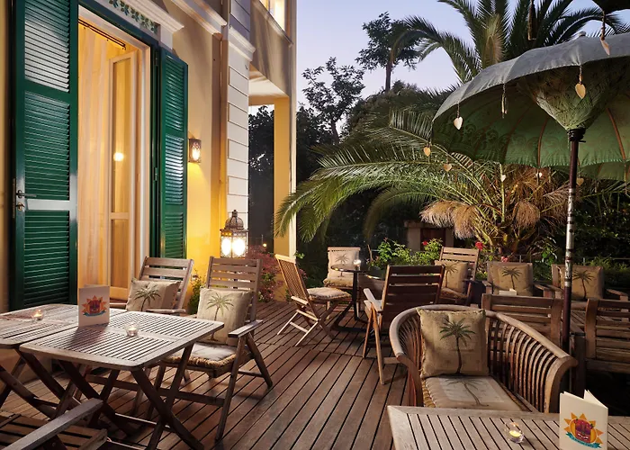 Hotel Palm Gallery