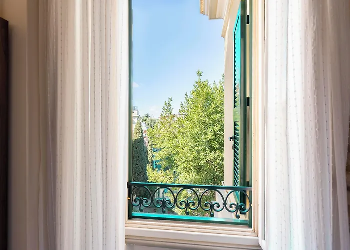 Palm Gallery Hotel 3*