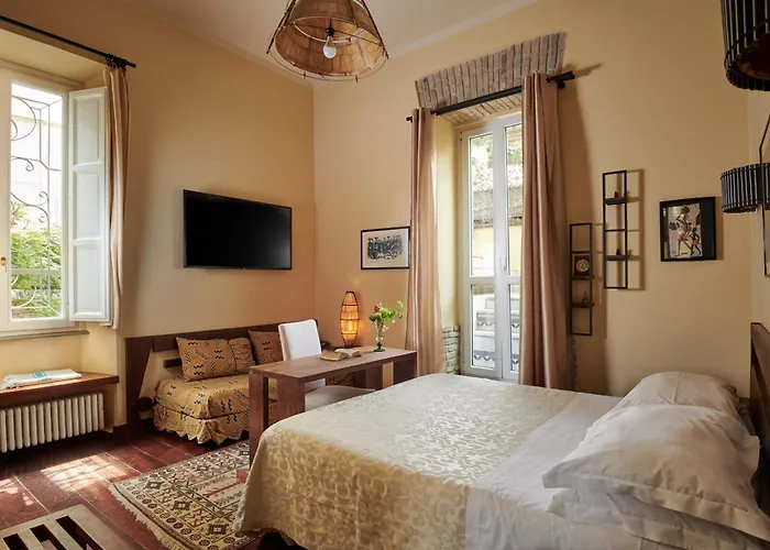 Palm Gallery Hotel